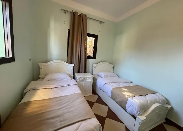 Hostel Manzzel