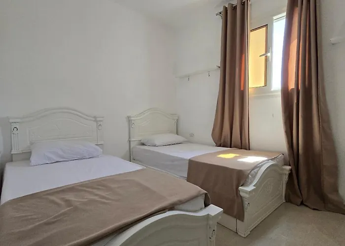 Hostel Manzzel