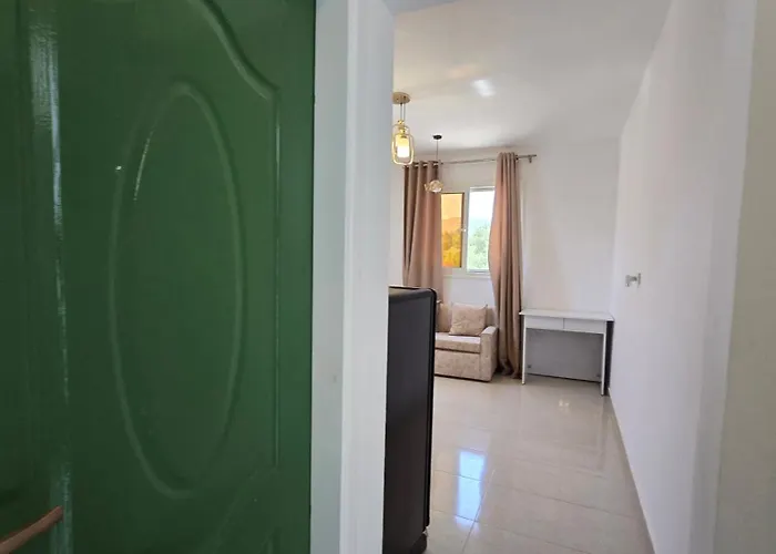 Hostel Manzzel