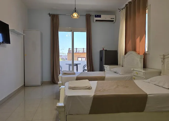 Hostel Manzzel
