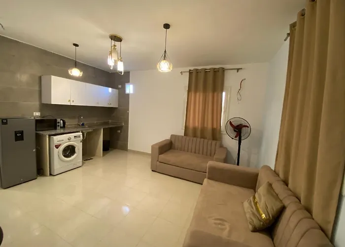 Manzzel Hostel *